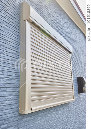 住宅　窓のシャッター　電動 101618899