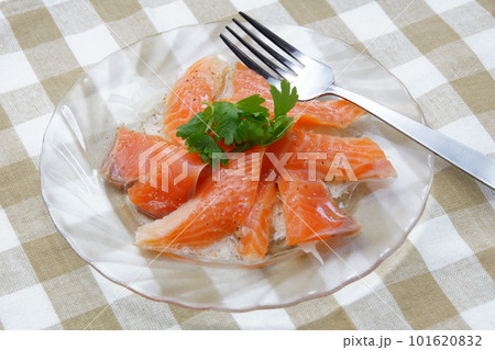サーモンのカルパッチョ サーモンのカルパッチョ 101620832