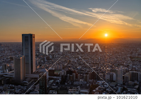 《東京都》東京の夕暮れ・新宿副都心 101621010
