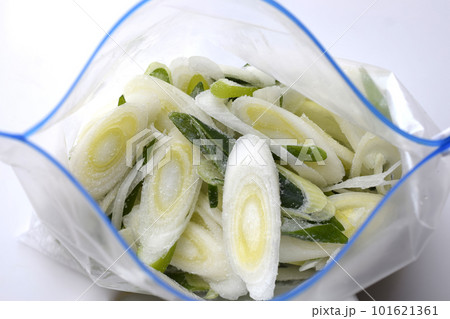 冷凍したネギ、冷凍ねぎ、葱の冷凍保存、冷凍野菜、野菜のホームフリージング 冷凍したネギ、冷凍ねぎ、葱の冷凍保存、冷凍野菜、野菜のホームフリージング 101621361