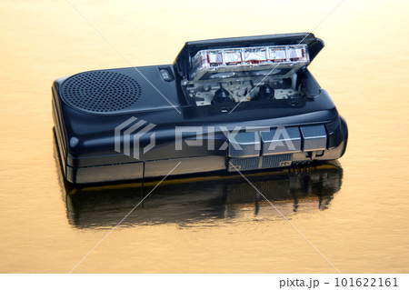 Audio recorder with microcassette. device for working with voice and journalism Audio recorder with microcassette. device for working with voice and journalism 101622161
