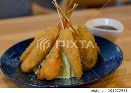 串カツ、串揚げ、大阪名物、おいしい揚げフライ 101622483