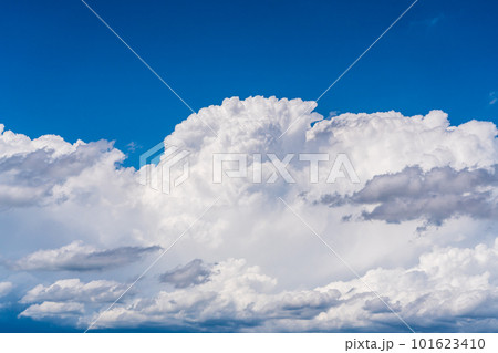 爽やかな春の青空 101623410