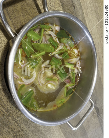 Sour spicy soup in hot pot Sour spicy soup in hot pot 101624980