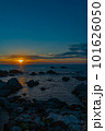 日本海に沈む夕日 101626050