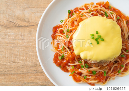 Spaghetti Tomato Sauce with Hamburg and Cheese Spaghetti Tomato Sauce with Hamburg and Cheese 101626425
