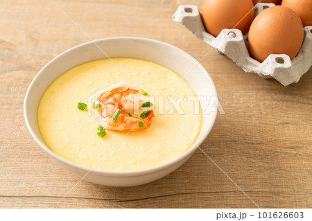 Steamed egg with shrimp and spring onions 101626603