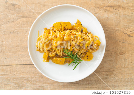 pumpkin spaghetti pasta alfredo sauce pumpkin spaghetti pasta alfredo sauce 101627819
