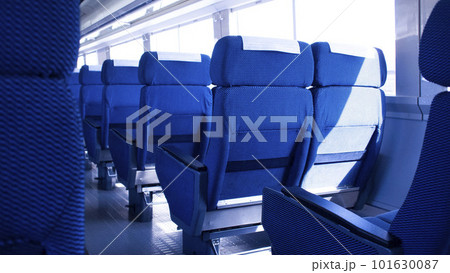 特急列車の空席 101630087