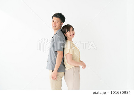 夫婦　カップル　笑顔 101630984