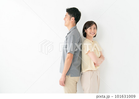 夫婦　カップル　笑顔 101631009