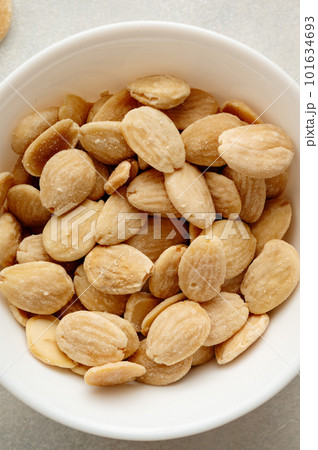 Healthy roasted Marcona salted Almonds in a bowl Healthy roasted Marcona salted Almonds in a bowl 101634693