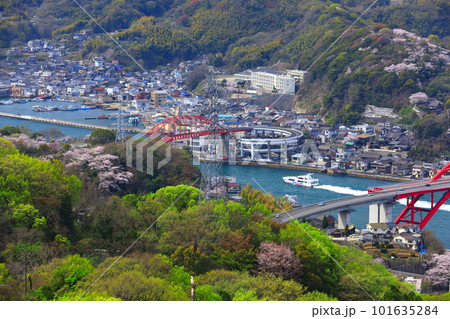 【広島県】桜が満開の音戸大橋とスーパージェット 101635284