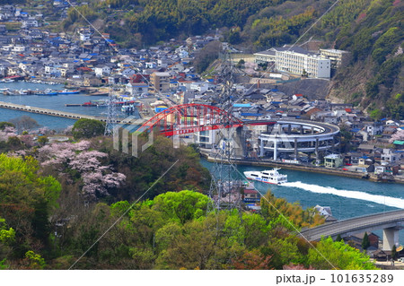【広島県】桜が満開の音戸大橋とスーパージェット 【広島県】桜が満開の音戸大橋とスーパージェット 101635289