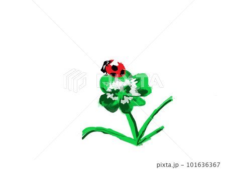 四つ葉のクローバーとてんとう虫のイラスト 101636367