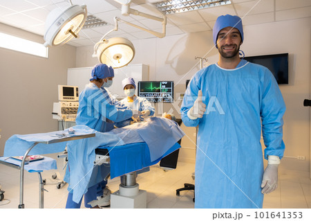 The medical team operated on the patient The medical team operated on the patient 101641353