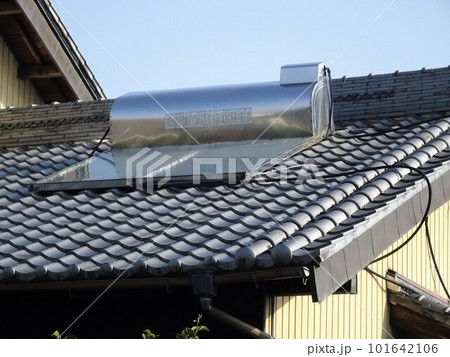 タンク一体型太陽熱温水器 101642106