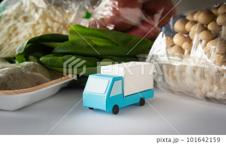 ネットスーパーの配達　配達　買い物　買い物難民　宅配サービス 101642159