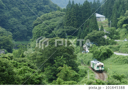 大糸線 中土ー南小谷 JR西日本 キハ52-125(糸魚川) 大糸線 中土ー南小谷 JR西日本 キハ52-125(糸魚川) 101645388