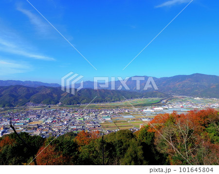冨士山より望む大洲盆地(愛媛県大洲市) 101645804