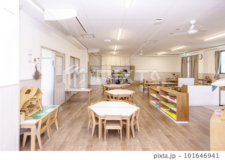 キッズルーム　保育園　明るい教室　幼稚園　子供施設　教育施設　イメージ素材 101646941