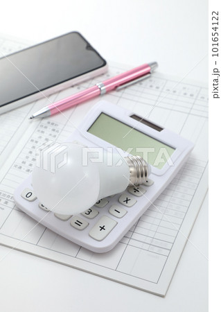 電気料金 値上げイメージ 101654122