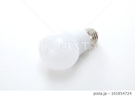 電球 白背景 101654724