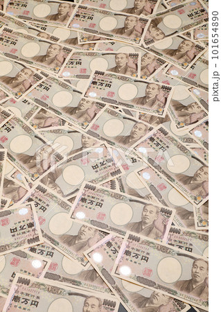 敷き詰められた一万円札 101654890