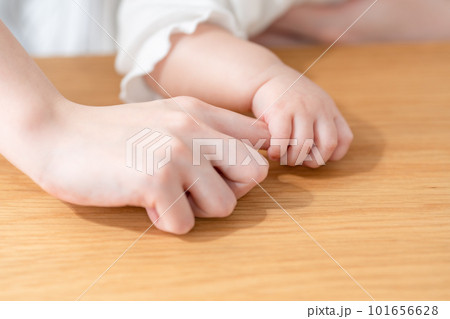 赤ちゃん 手元 足元 パーツ 赤ちゃん 手元 足元 パーツ 101656628