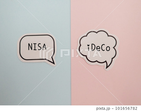 吹き出しにNISAとiDeCoの文字、比較 101656782