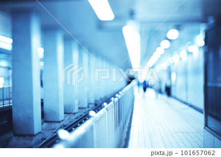 地下鉄のホーム 101657062