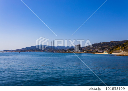 淡路市小磯にあるラジオ関西淡路送信所電波塔遠望 淡路市小磯にあるラジオ関西淡路送信所電波塔遠望 101658109