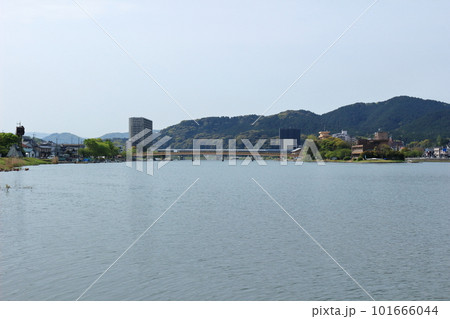 琵琶湖川から見る瀬田川の風景 101666044