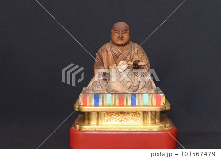 日蓮聖人の座像 仏像 日蓮宗の開祖3 101667479