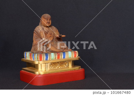 日蓮聖人の座像 仏像 日蓮宗の開祖4 101667480
