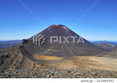 ナウルホエ山の眺め 101669342