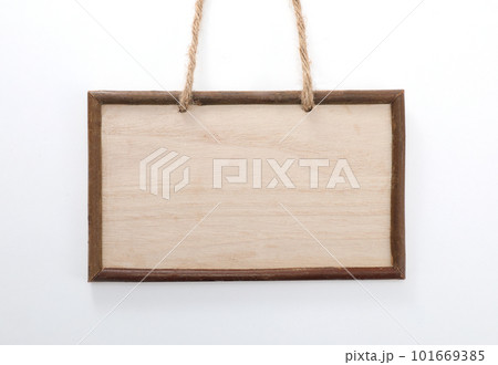 おしゃれな木製のメッセージボード おしゃれな木製のメッセージボード 101669385