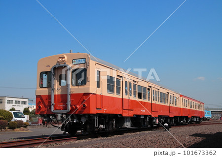 快晴の下美しい輝きを見せる水島臨海鉄道キハ30系・20系気動車(撮影会にて)_2023/3/19撮影 101673362