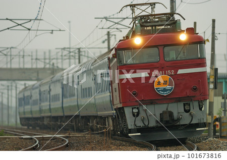 北陸本線　高岡ー西高岡　JR東日本　EF81-152（長岡）＋14系（尾久）　北陸 101673816