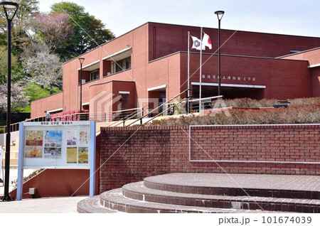 藤枝市 蓮華寺池公園の藤枝市郷土博物館・文学館と新緑 藤枝市 蓮華寺池公園の藤枝市郷土博物館・文学館と新緑 101674039