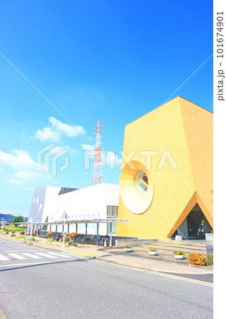 日進市、日進市立図書館の風景 日進市、日進市立図書館の風景 101674901