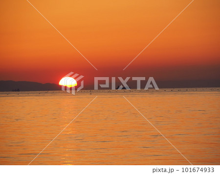 淡路島西海岸の夕日 淡路島西海岸の夕日 101674933