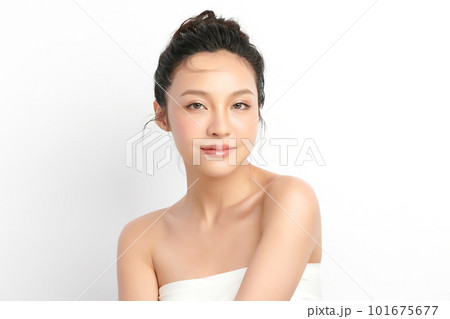 Beautiful young asian woman with clean fresh skin on white background, Face care, Facial treatment, Cosmetology, beauty and spa, Asian women portrait. 101675677
