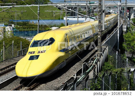 博多へ向けて東海道新幹線をゆく923形3000番台（T5編成） 101678652