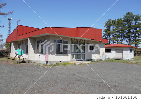 門別町立緑ヶ丘小学校(廃校の跡地・緑ヶ丘生活館) 門別町立緑ヶ丘小学校(廃校の跡地・緑ヶ丘生活館) 101681108