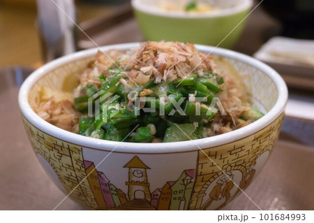 オクラ牛丼 101684993