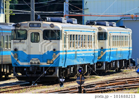 【JR四国】キハ40形〜JR四国標準色〜（徳島駅） 101688213