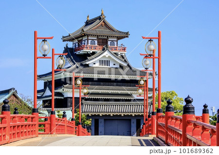 清須市、清洲城と大手橋 101689362