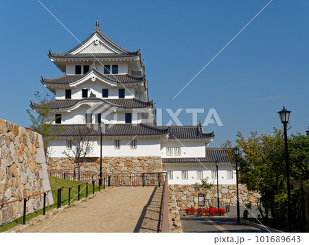 兵庫県尼崎市 快晴の尼崎城址公園 101689643