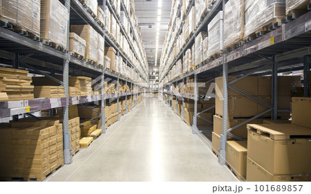 management storage warehouse for shipping goods to customer 101689857